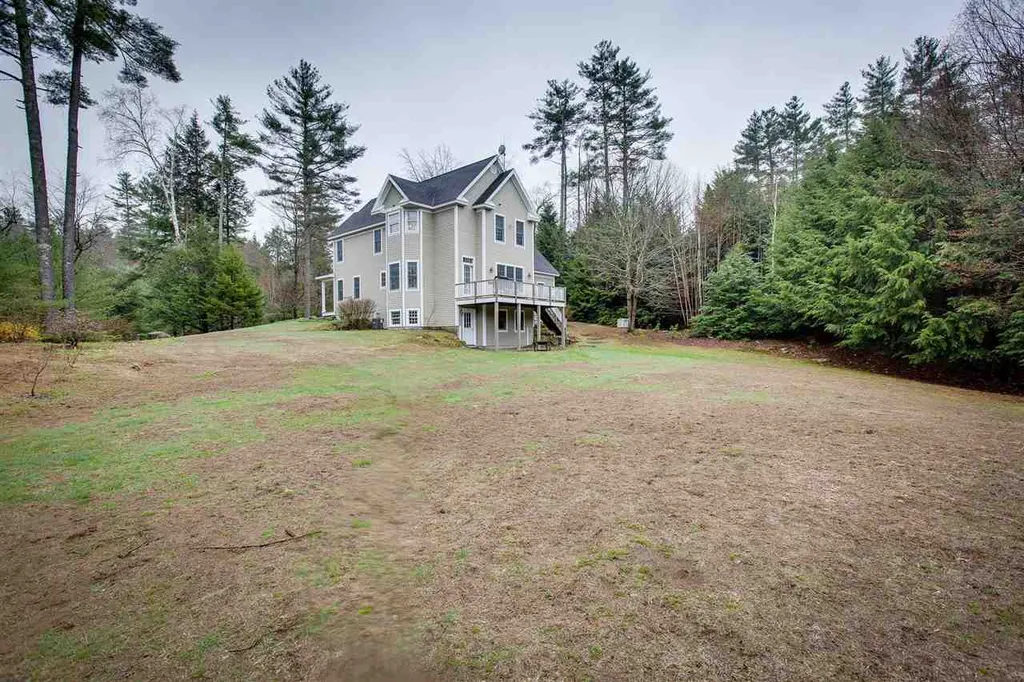 20 Deerwood Drive Wilmot NH 03287