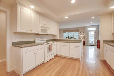 20 Deerwood Drive Wilmot NH 03287