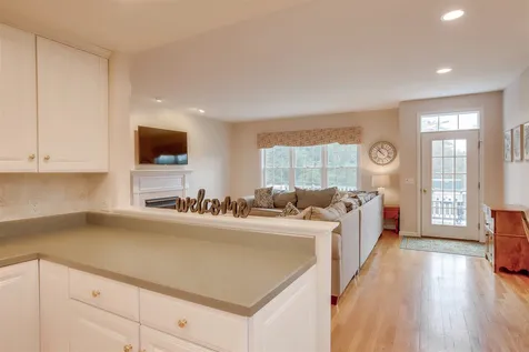 20 Deerwood Drive Wilmot NH 03287
