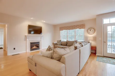 20 Deerwood Drive Wilmot NH 03287