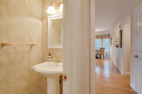 20 Deerwood Drive Wilmot NH 03287