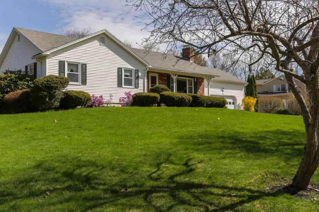 21 Lisa Beth Circle Dover NH 03820