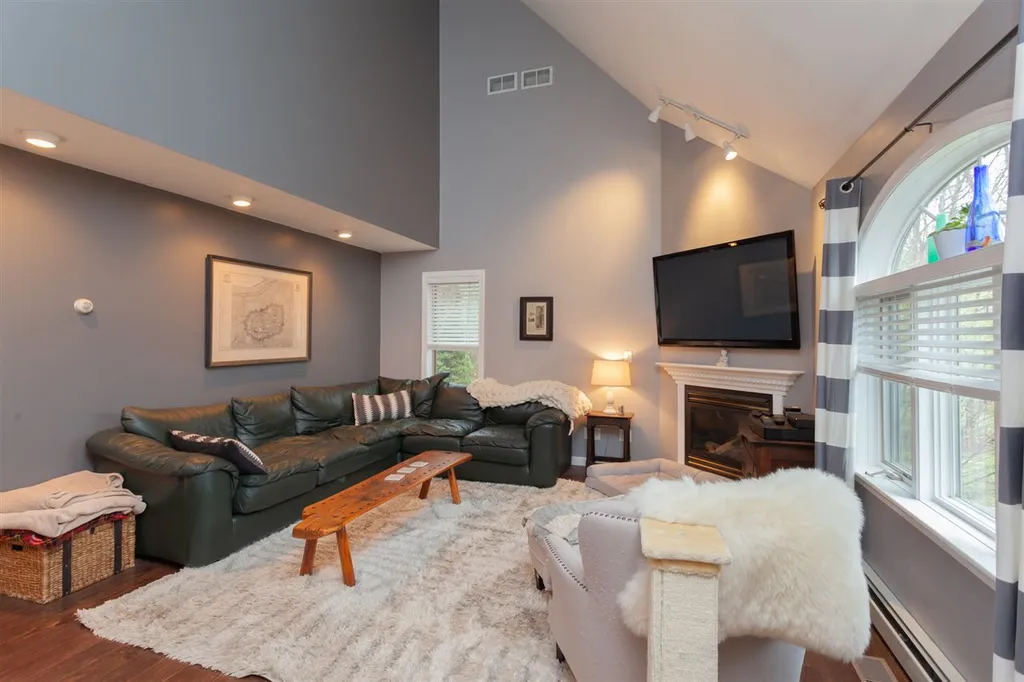 352 Kearsarge Way Portsmouth NH 03801