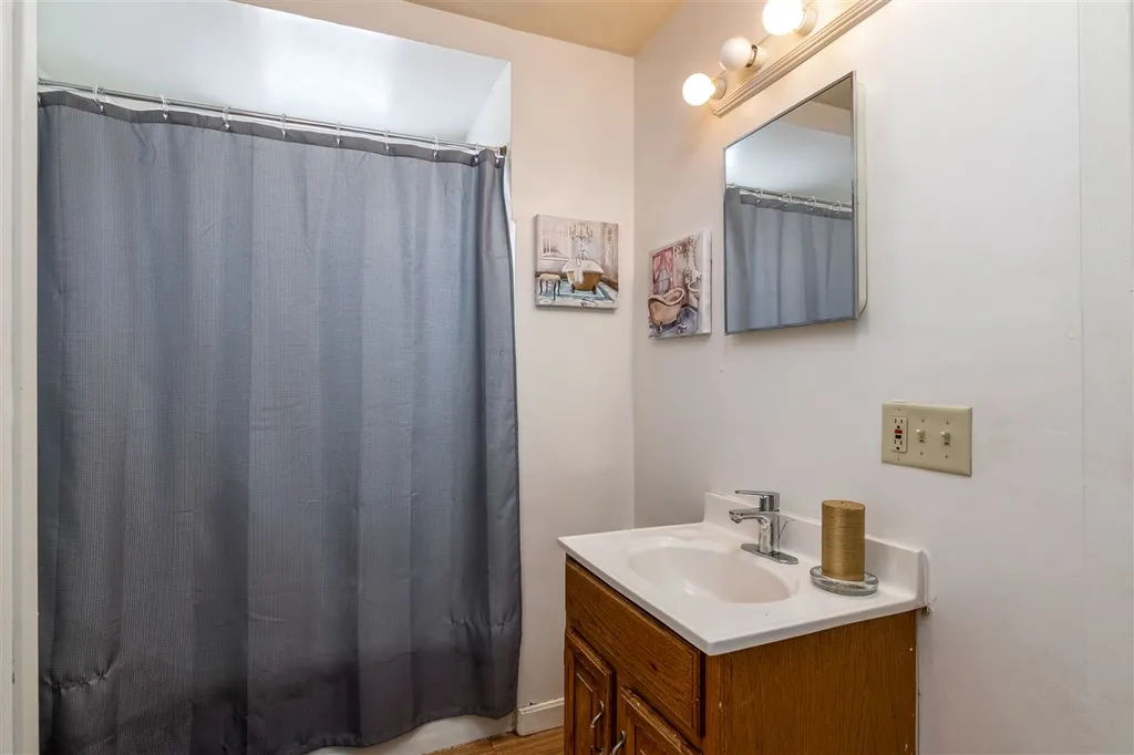 234 Prim Road Colchester VT 05446