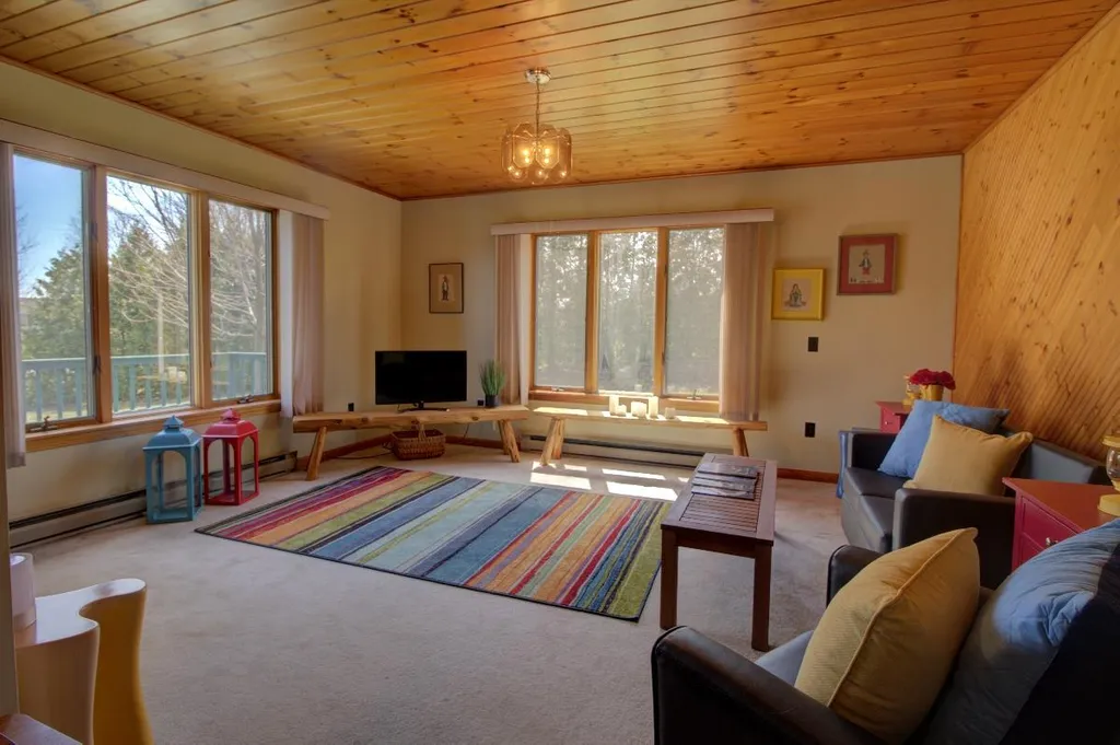 197 North Point Road Isle La Motte VT 05463