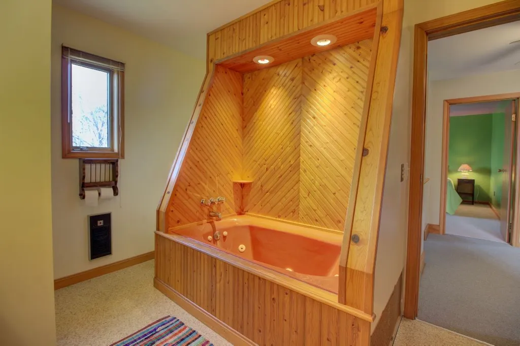 197 North Point Road Isle La Motte VT 05463