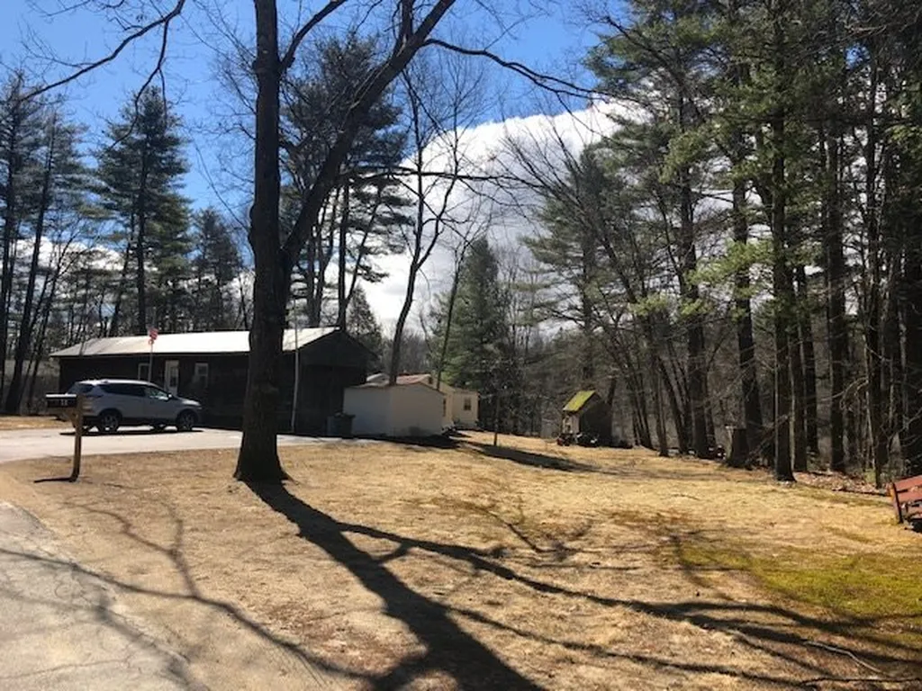 41 Lisa Avenue Raymond NH 03077
