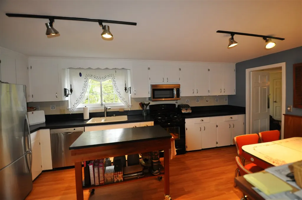 54 Dunbarton Drive Nashua NH 03063