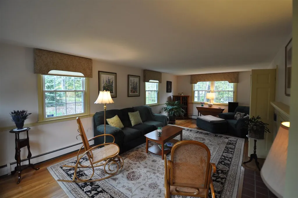 54 Dunbarton Drive Nashua NH 03063