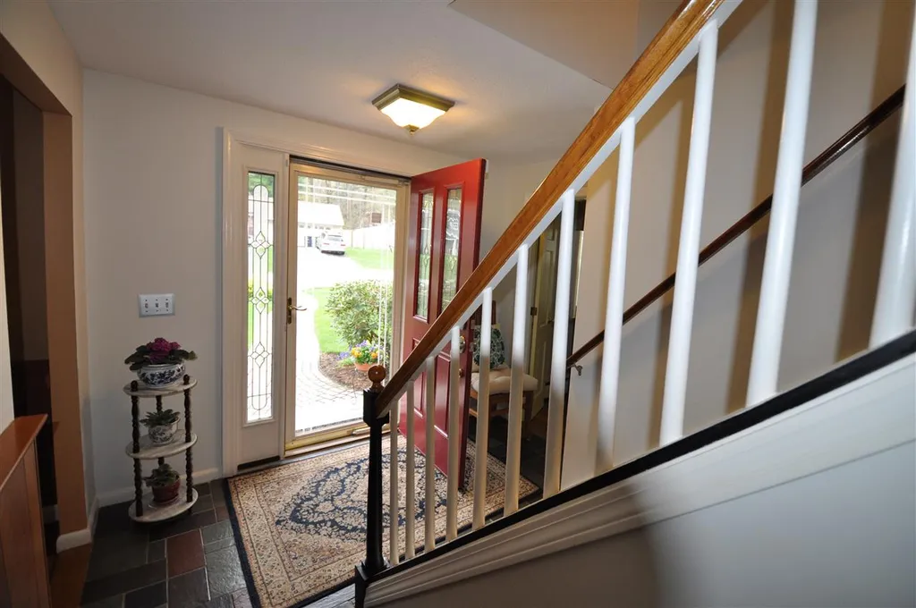 54 Dunbarton Drive Nashua NH 03063