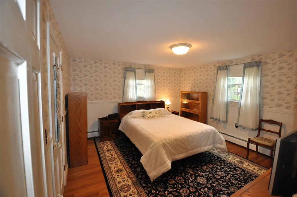 54 Dunbarton Drive Nashua NH 03063