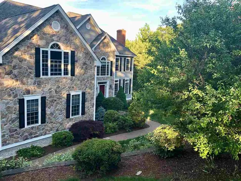 33 Cedar Crest Lane Auburn NH 03032