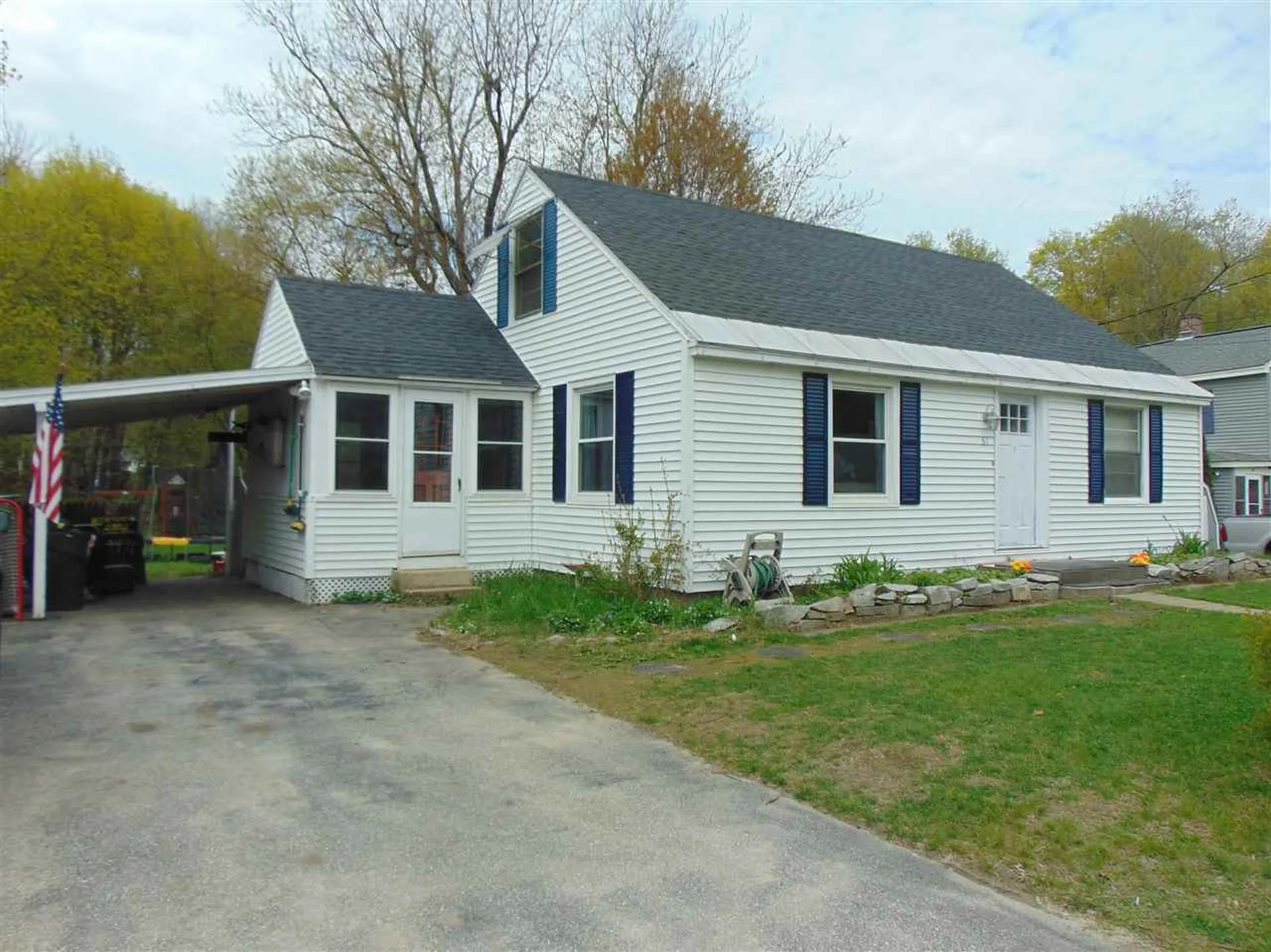 61 Oak Street Milford NH 03055