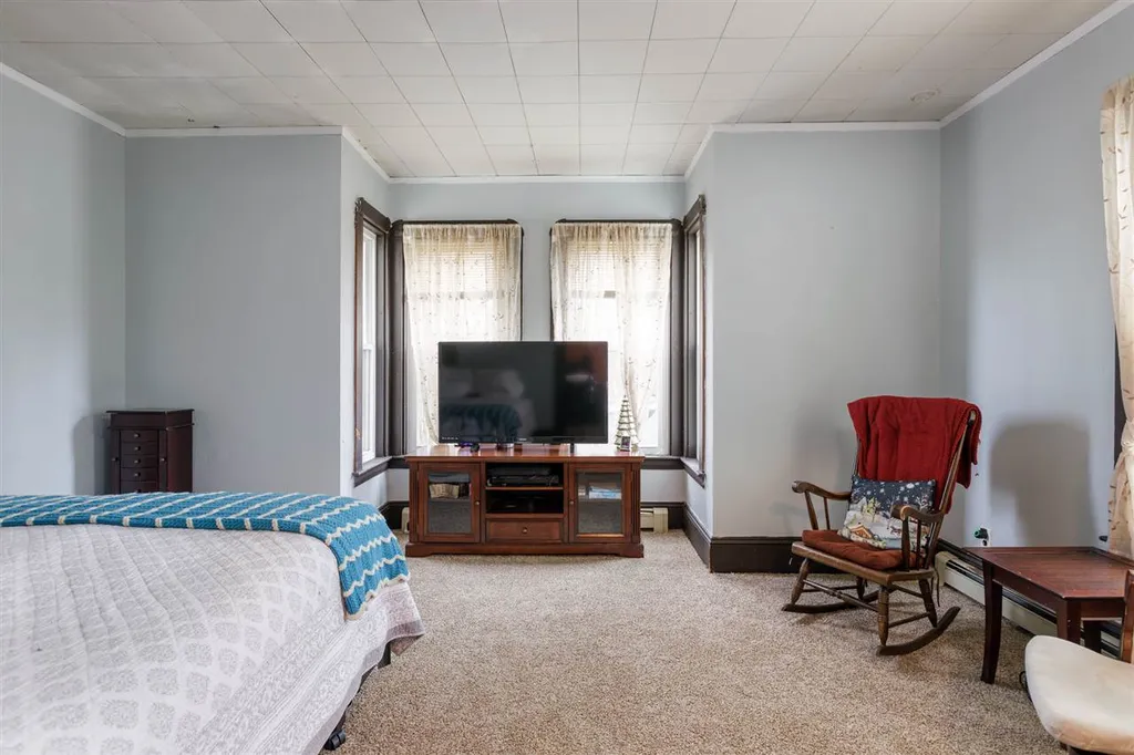 35 Charles Street Milton NH 03851-0000