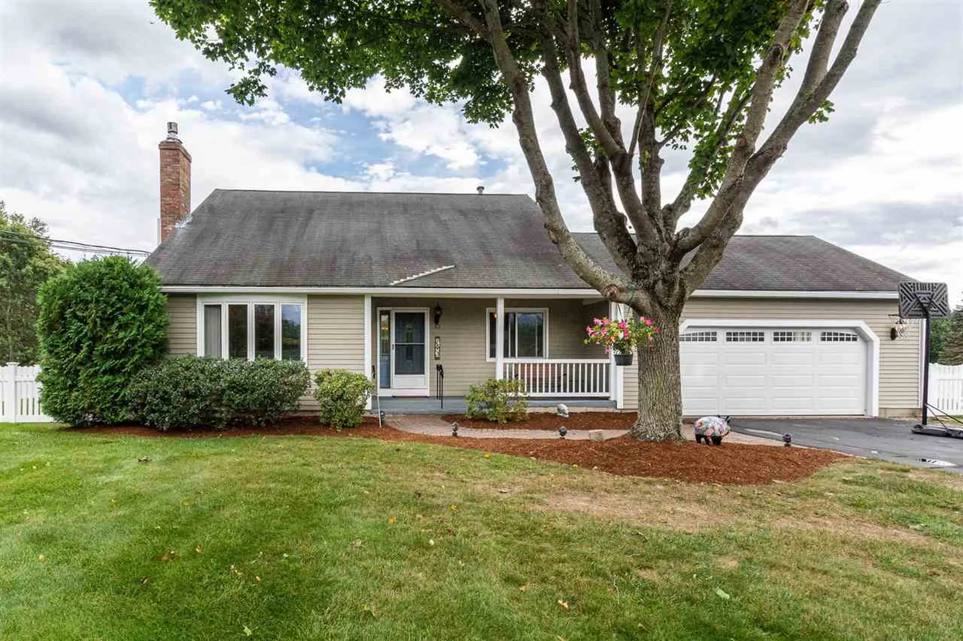 52 Rangers Drive Hudson NH 03051