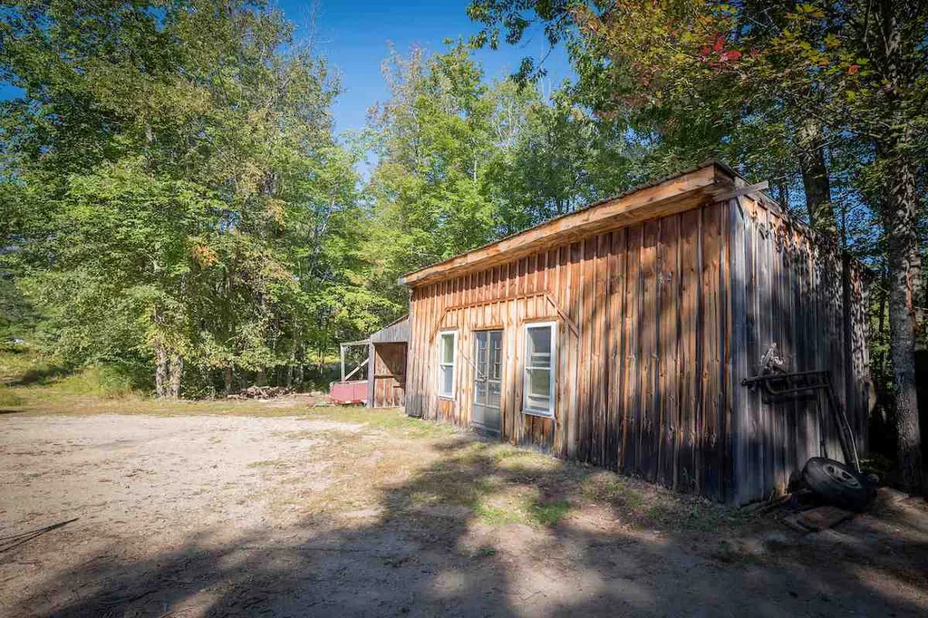 5 Spring Tavern Hill Road Ossipee NH 03864-7259