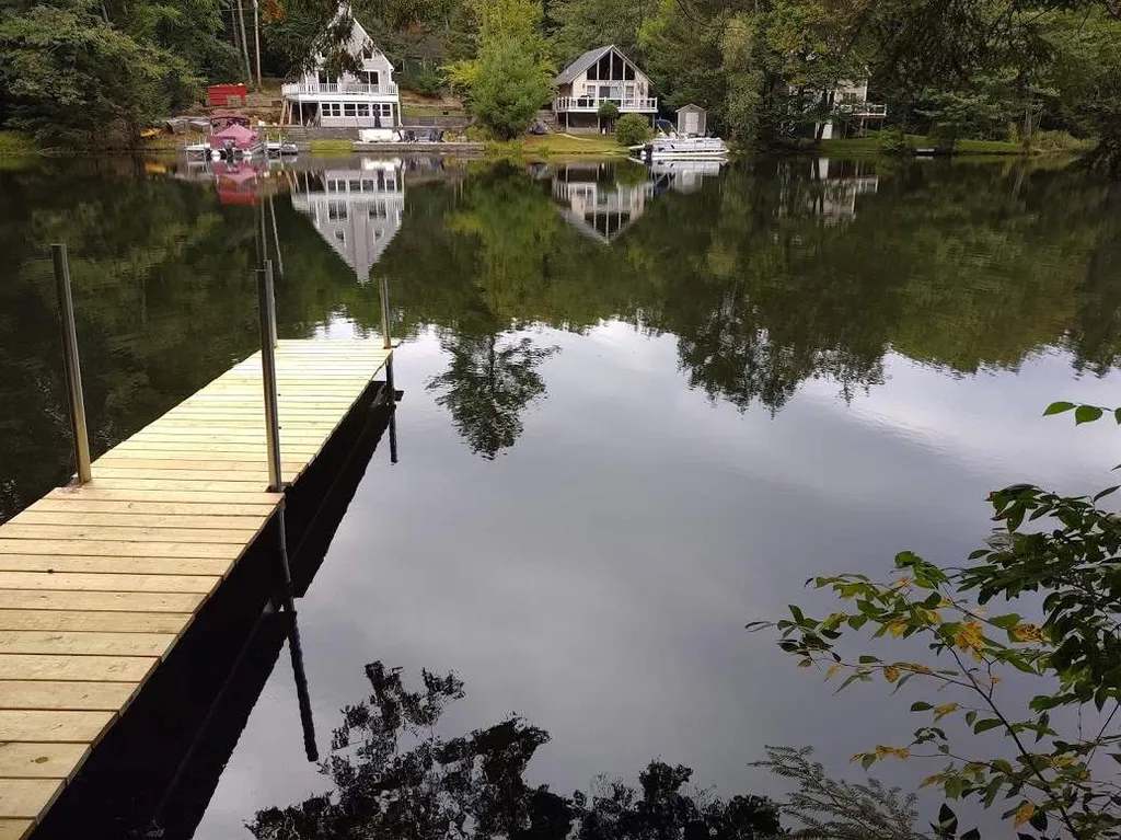 175 Camelot Shore Drive Farmington NH 03835