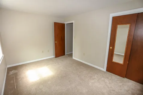 739 Dix Street Manchester NH 03103