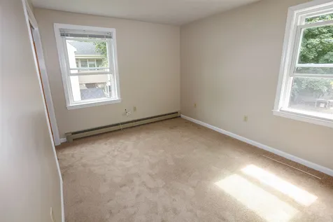 739 Dix Street Manchester NH 03103