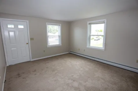 739 Dix Street Manchester NH 03103
