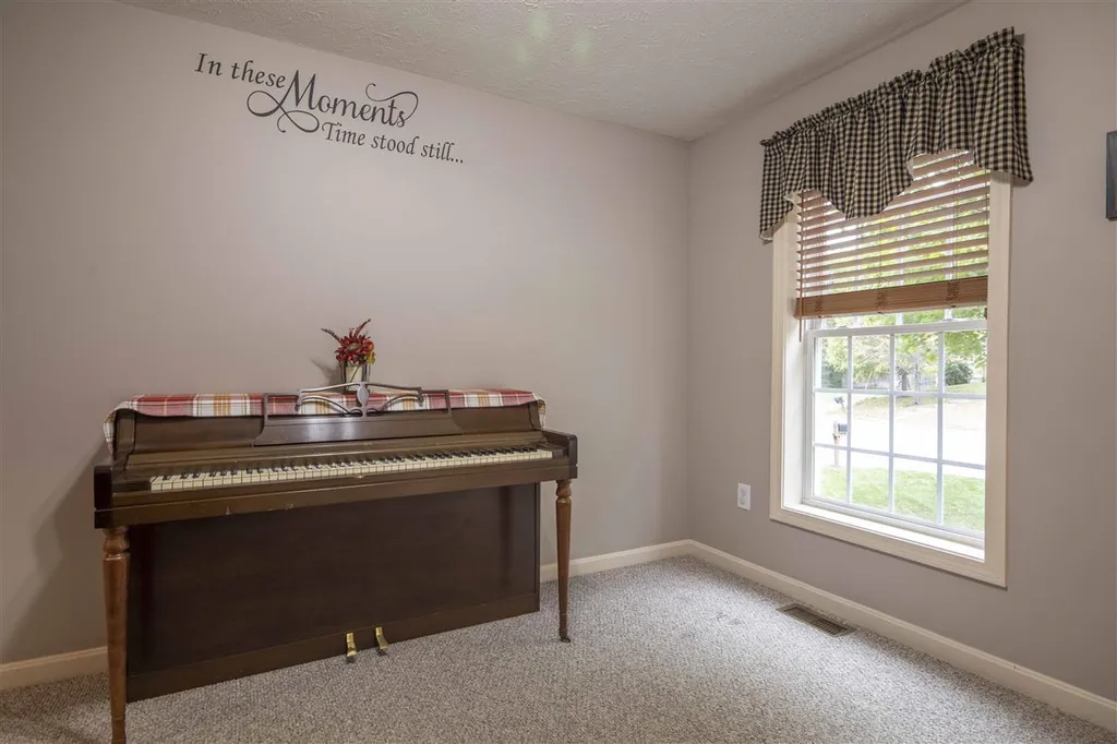 60 Independence Lane Manchester NH 03104