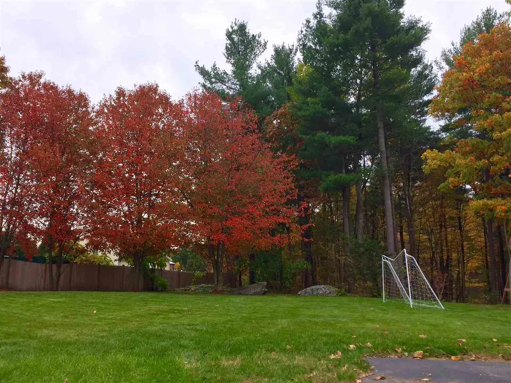 60 Independence Lane Manchester NH 03104