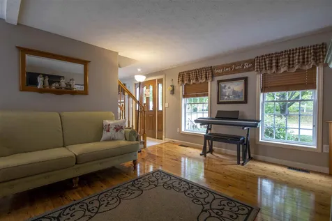60 Independence Lane Manchester NH 03104
