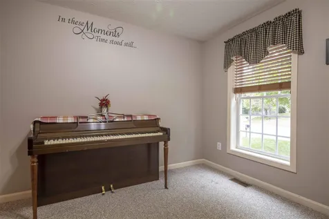 60 Independence Lane Manchester NH 03104