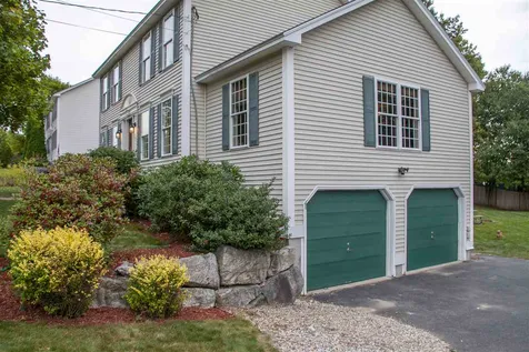 60 Independence Lane Manchester NH 03104
