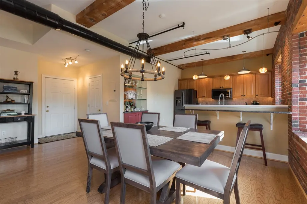 6 Bay Road Newmarket NH 03857