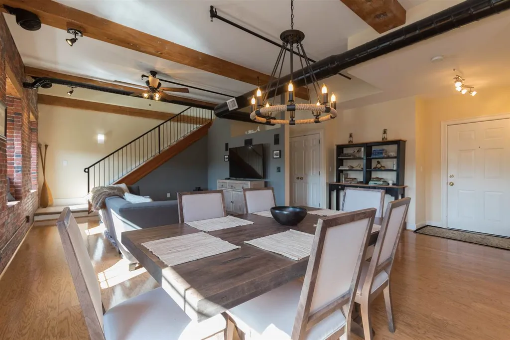 6 Bay Road Newmarket NH 03857