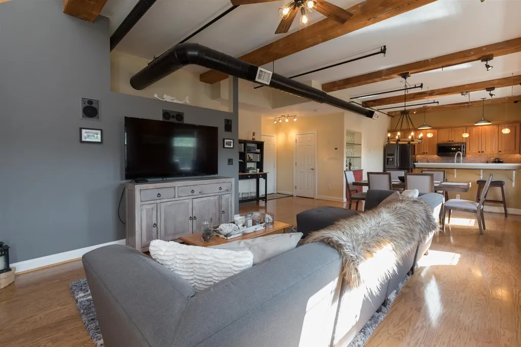 6 Bay Road Newmarket NH 03857