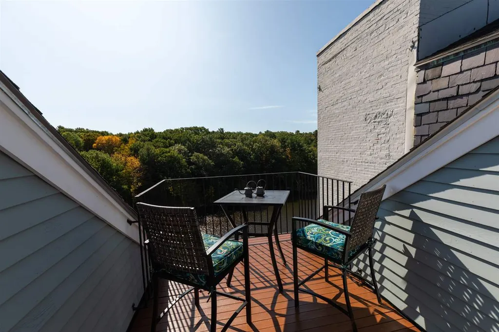 6 Bay Road Newmarket NH 03857
