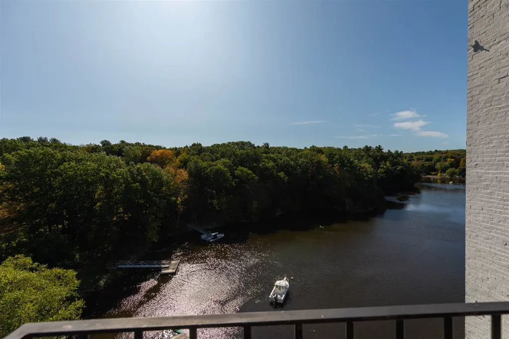 6 Bay Road Newmarket NH 03857