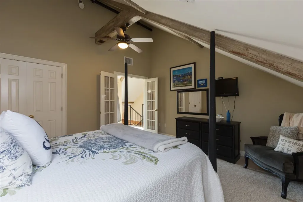6 Bay Road Newmarket NH 03857