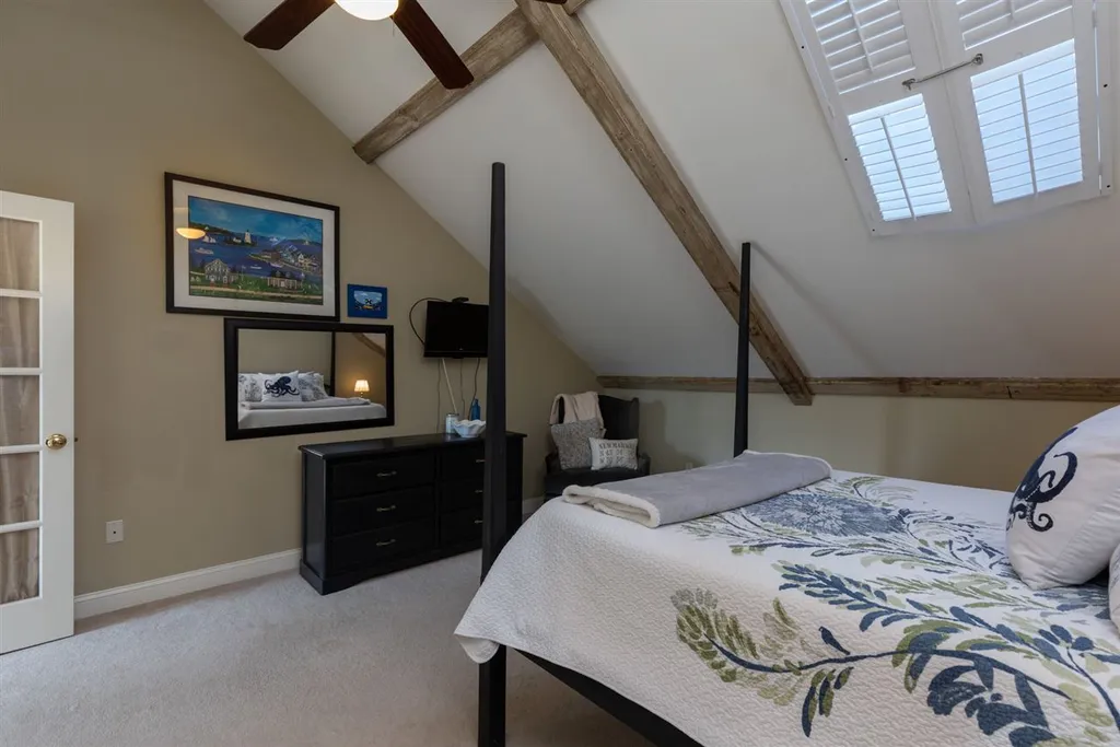 6 Bay Road Newmarket NH 03857