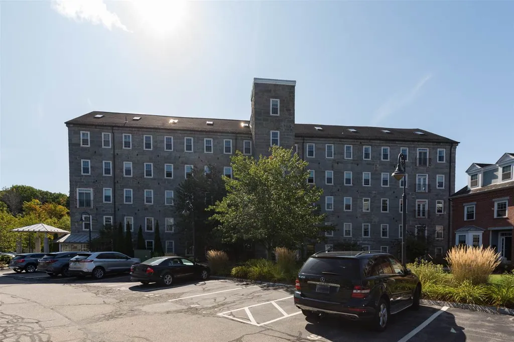 6 Bay Road Newmarket NH 03857