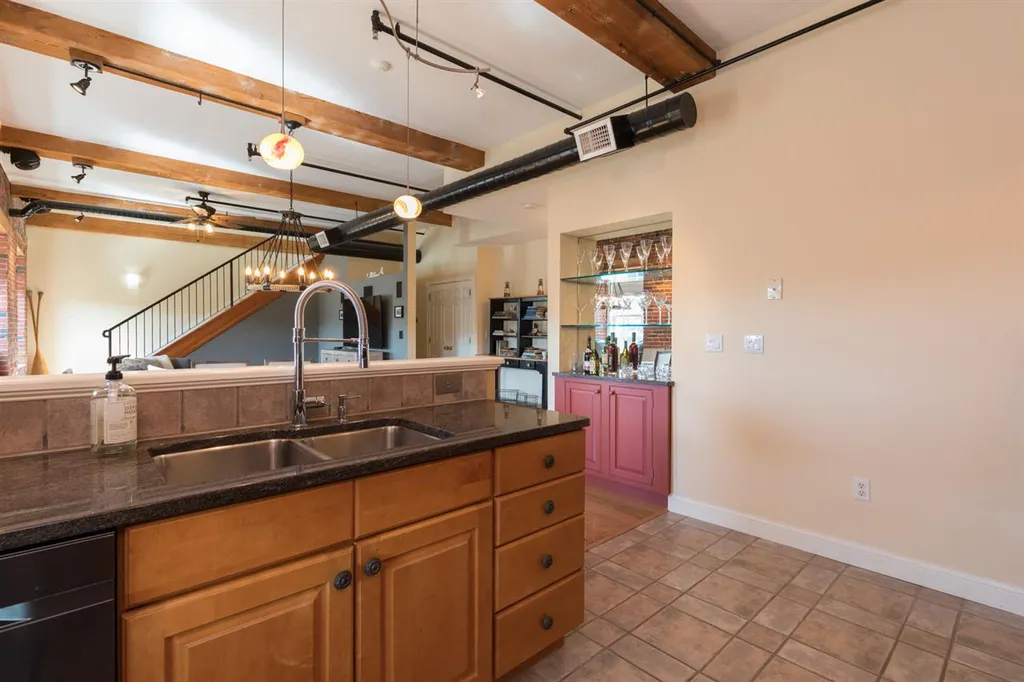 6 Bay Road Newmarket NH 03857