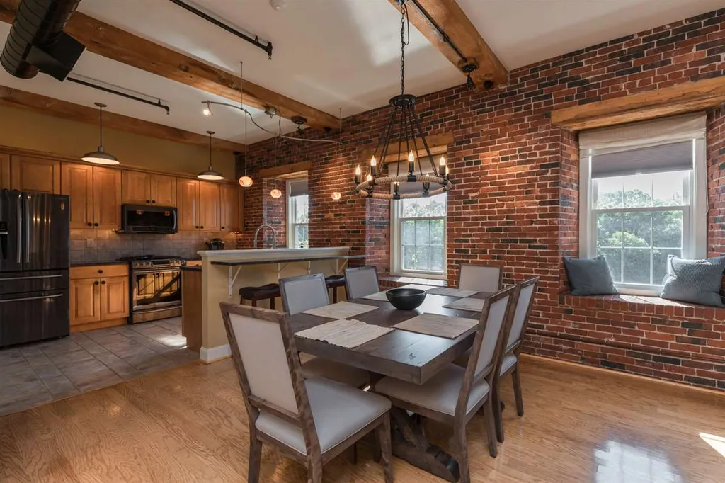 6 Bay Road Newmarket NH 03857