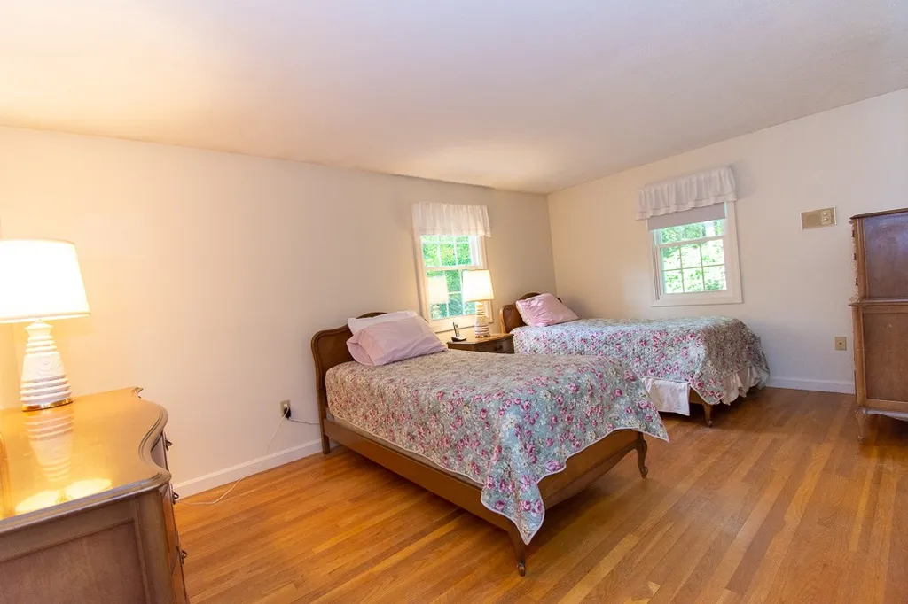 40 Woodridge Road Durham NH 03824