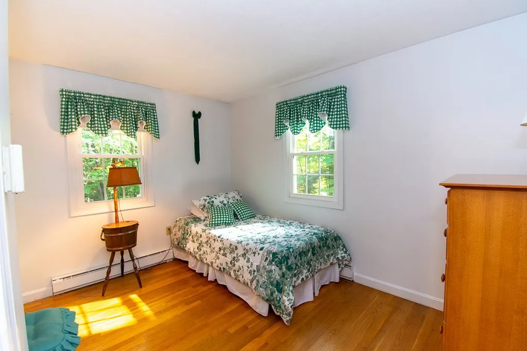 40 Woodridge Road Durham NH 03824