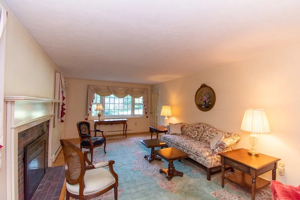 40 Woodridge Road Durham NH 03824