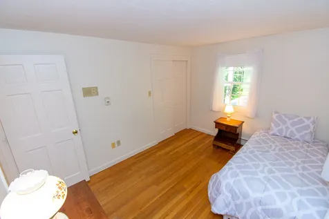 40 Woodridge Road Durham NH 03824