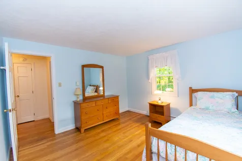 40 Woodridge Road Durham NH 03824