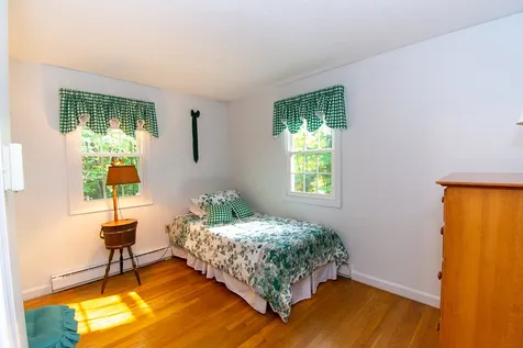 40 Woodridge Road Durham NH 03824