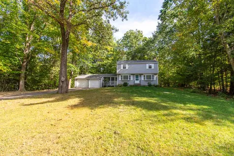40 Woodridge Road Durham NH 03824