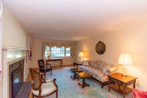 40 Woodridge Road Durham NH 03824