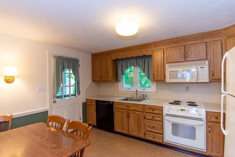 40 Woodridge Road Durham NH 03824