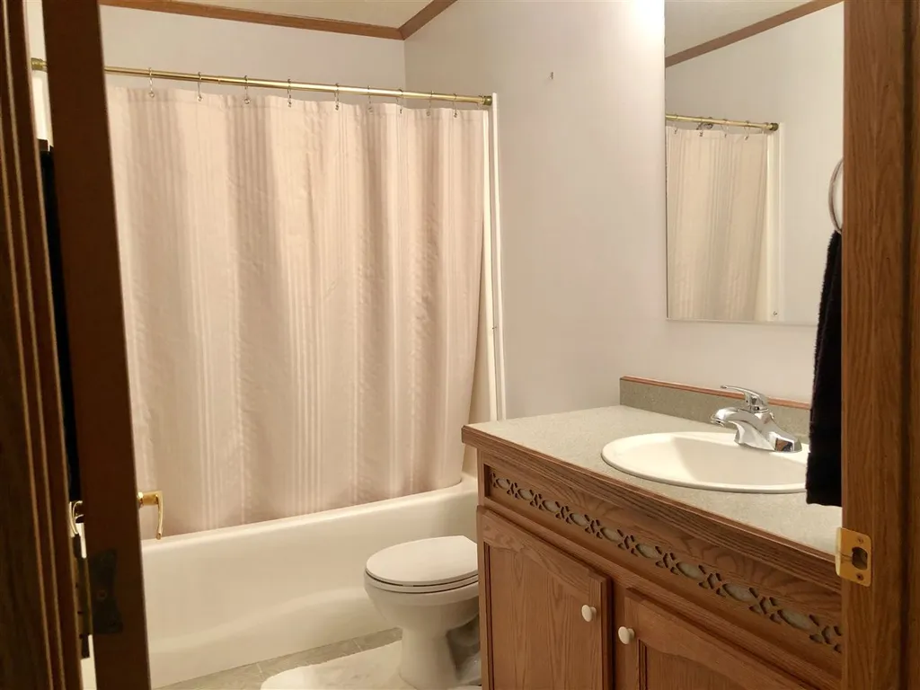 2 Fox Hill Circle Tilton NH 03276