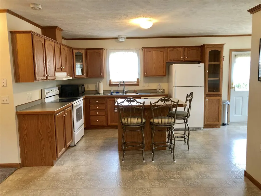 2 Fox Hill Circle Tilton NH 03276